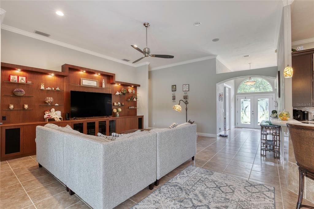 For Sale: $705,000 (4 beds, 3 baths, 2990 Square Feet)