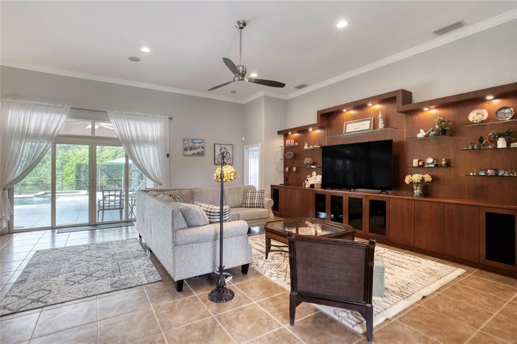 For Sale: $705,000 (4 beds, 3 baths, 2990 Square Feet)