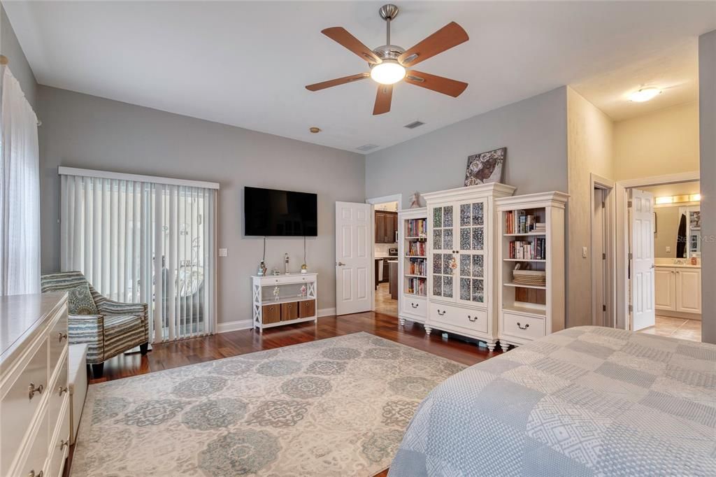 For Sale: $705,000 (4 beds, 3 baths, 2990 Square Feet)