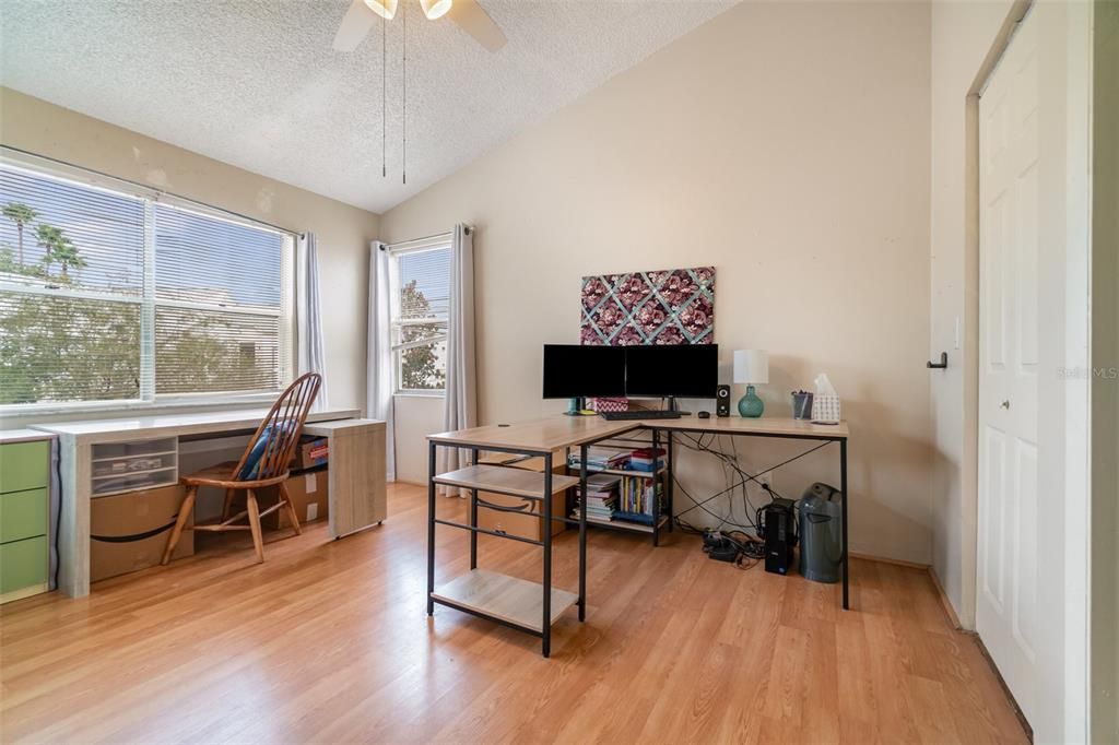 Active With Contract: $100,000 (2 beds, 2 baths, 930 Square Feet)