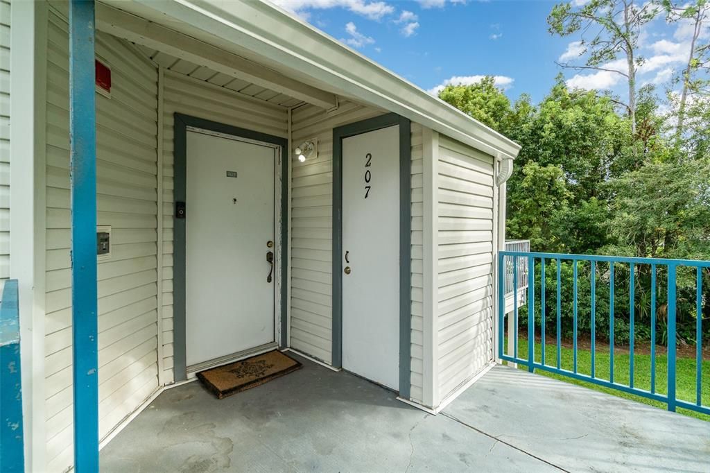 Active With Contract: $100,000 (2 beds, 2 baths, 930 Square Feet)