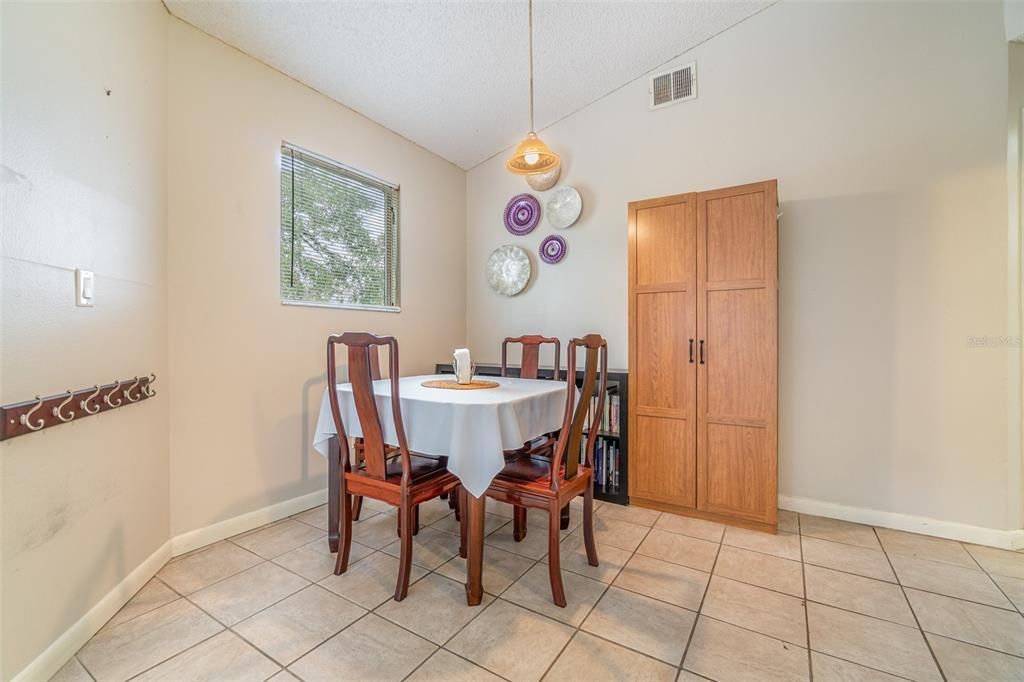 Active With Contract: $100,000 (2 beds, 2 baths, 930 Square Feet)