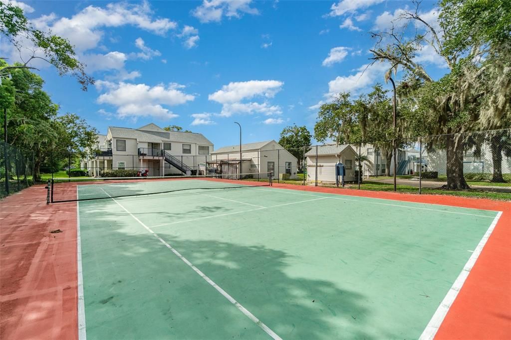 Active With Contract: $100,000 (2 beds, 2 baths, 930 Square Feet)