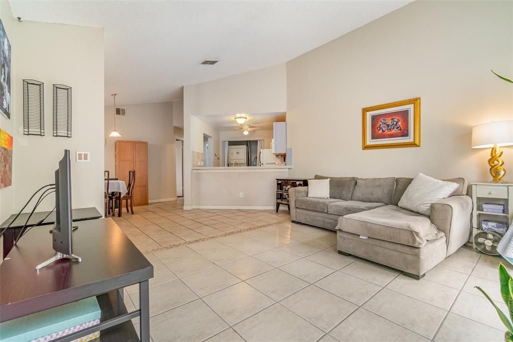 Active With Contract: $100,000 (2 beds, 2 baths, 930 Square Feet)