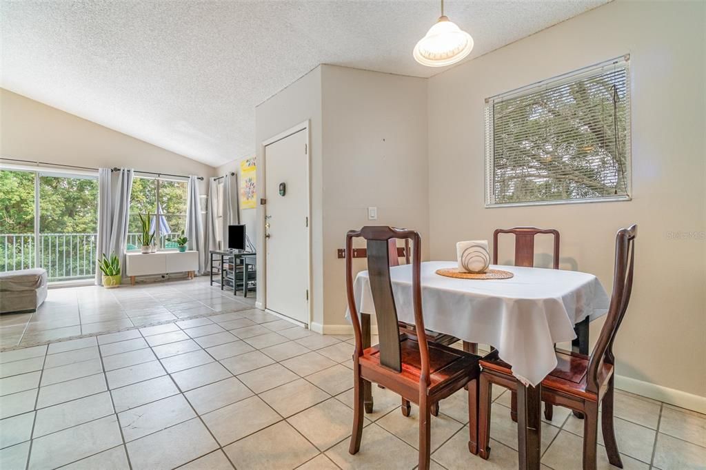 Active With Contract: $100,000 (2 beds, 2 baths, 930 Square Feet)