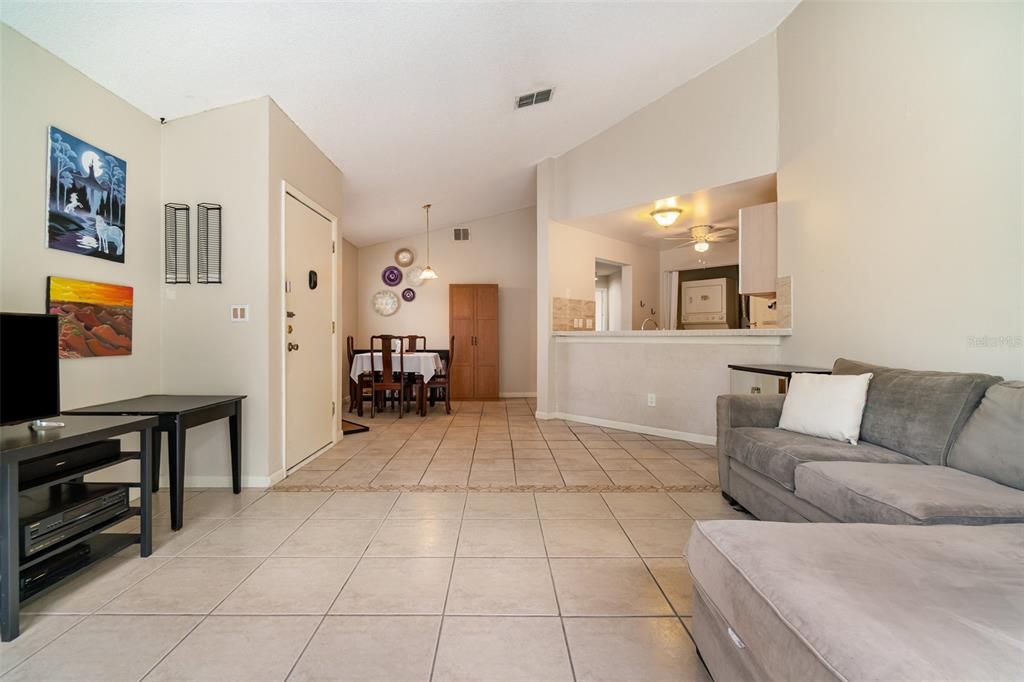 Active With Contract: $100,000 (2 beds, 2 baths, 930 Square Feet)