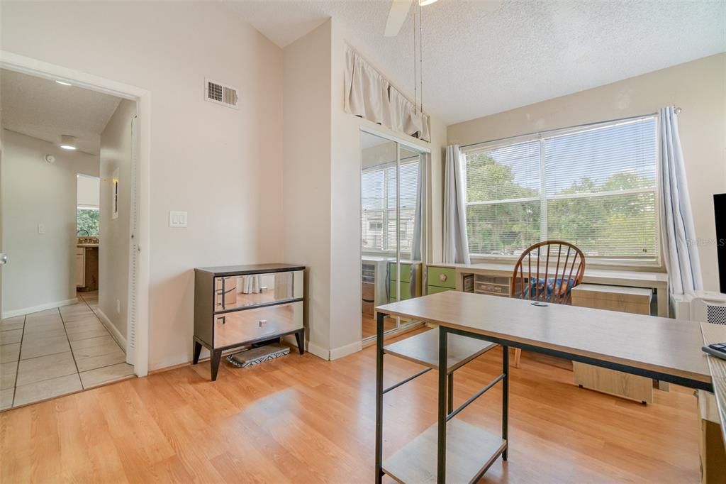 Active With Contract: $100,000 (2 beds, 2 baths, 930 Square Feet)