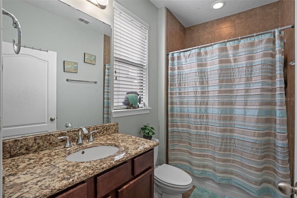 Под контрактом: $590,000 (5 спален, 3 ванн, 3820 Квадратных фут)