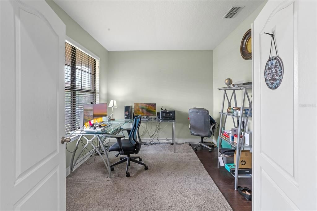 Под контрактом: $590,000 (5 спален, 3 ванн, 3820 Квадратных фут)