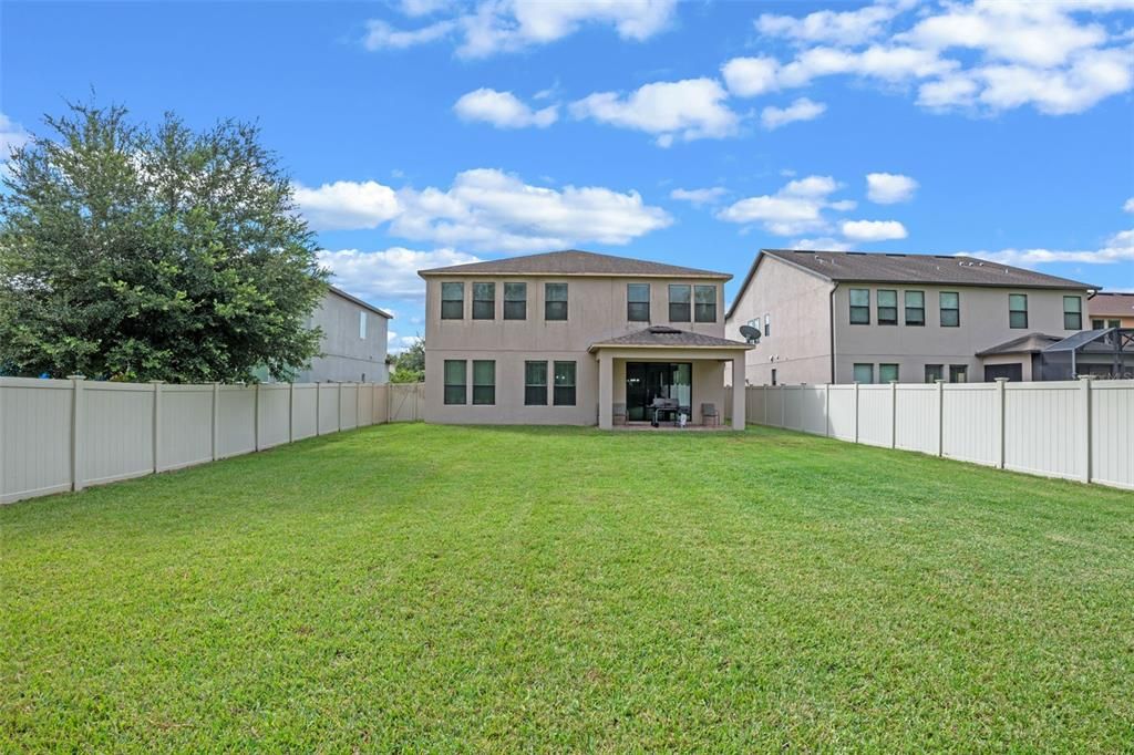 Под контрактом: $590,000 (5 спален, 3 ванн, 3820 Квадратных фут)