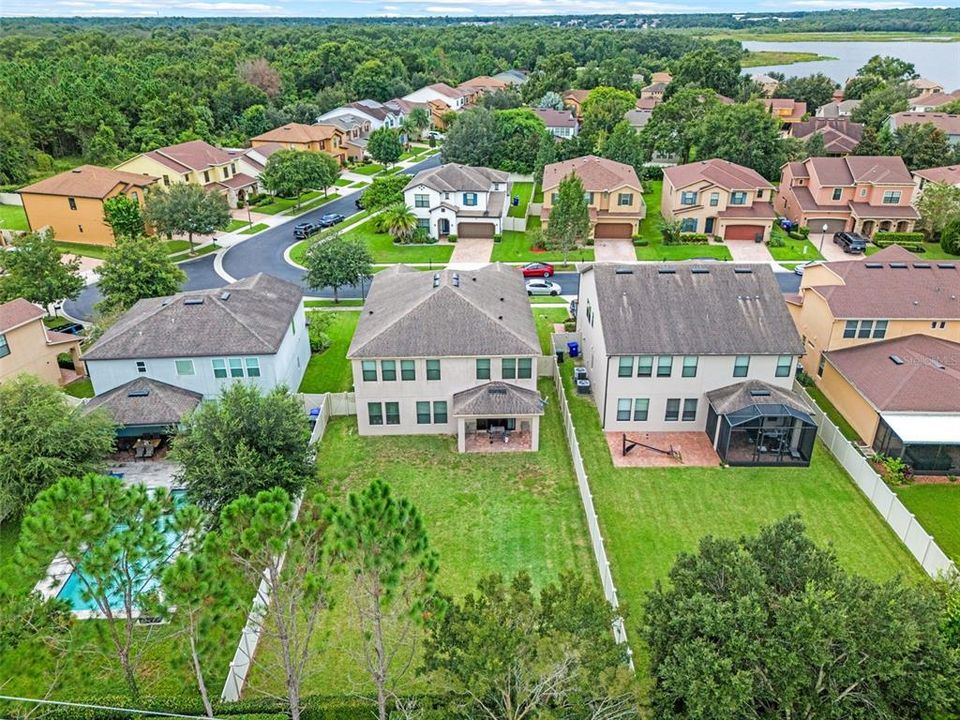 Под контрактом: $590,000 (5 спален, 3 ванн, 3820 Квадратных фут)