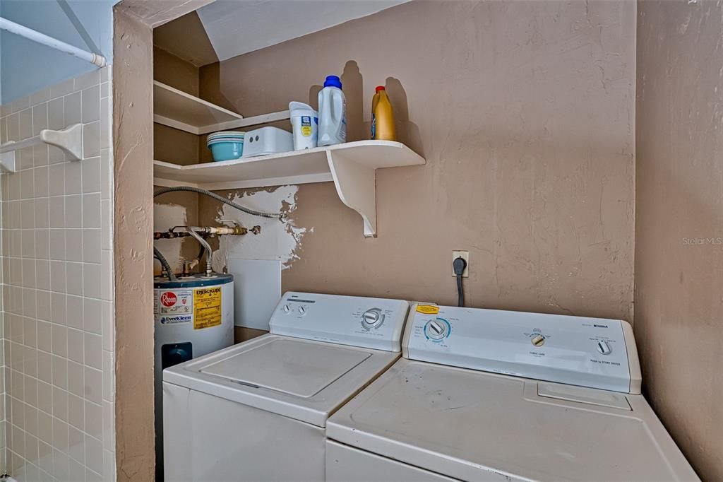 待售: $109,900 (1 贝兹, 1 浴室, 705 平方英尺)