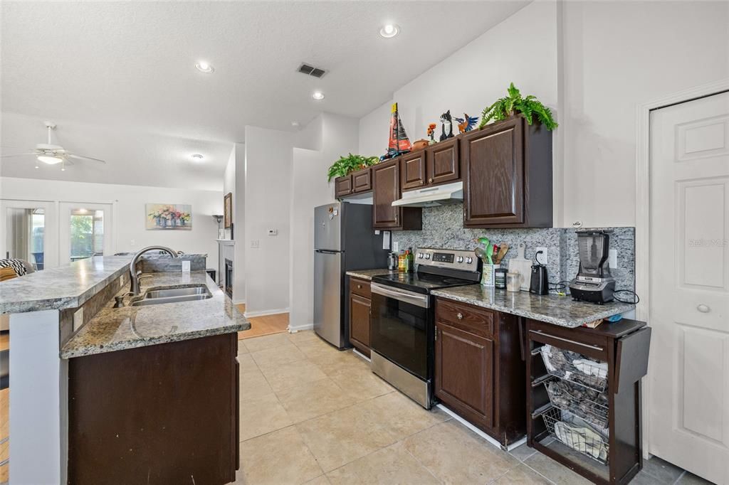 待售: $434,900 (4 贝兹, 2 浴室, 1505 平方英尺)