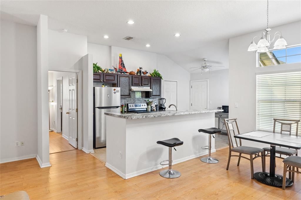 待售: $434,900 (4 贝兹, 2 浴室, 1505 平方英尺)