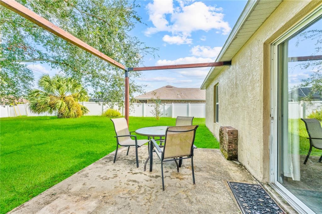 Active With Contract: $299,999 (3 beds, 2 baths, 1367 Square Feet)