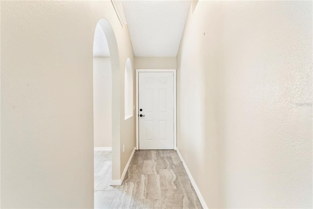 Active With Contract: $299,999 (3 beds, 2 baths, 1367 Square Feet)