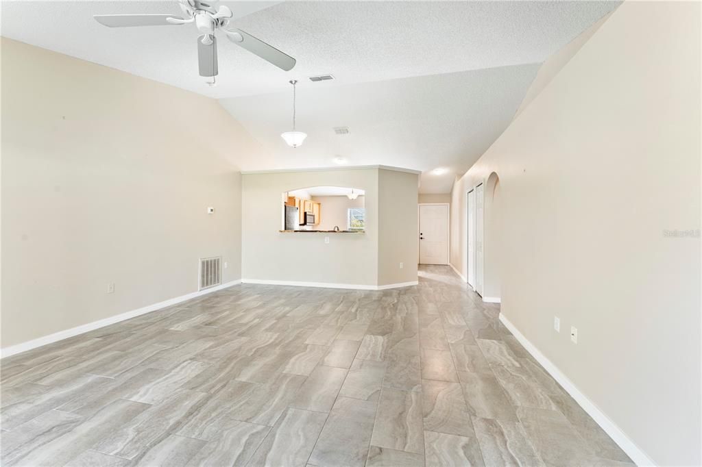 Active With Contract: $299,999 (3 beds, 2 baths, 1367 Square Feet)