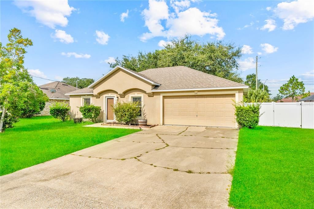 Active With Contract: $299,999 (3 beds, 2 baths, 1367 Square Feet)