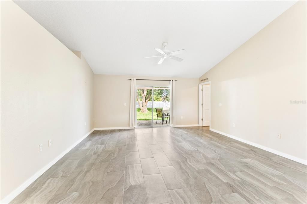 Active With Contract: $299,999 (3 beds, 2 baths, 1367 Square Feet)