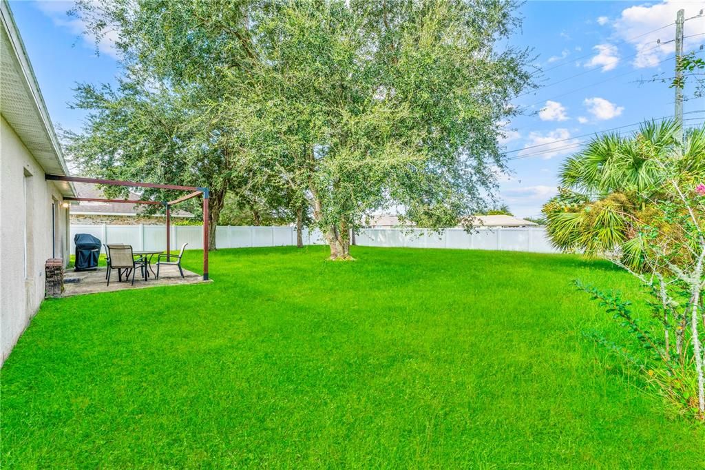 Active With Contract: $299,999 (3 beds, 2 baths, 1367 Square Feet)