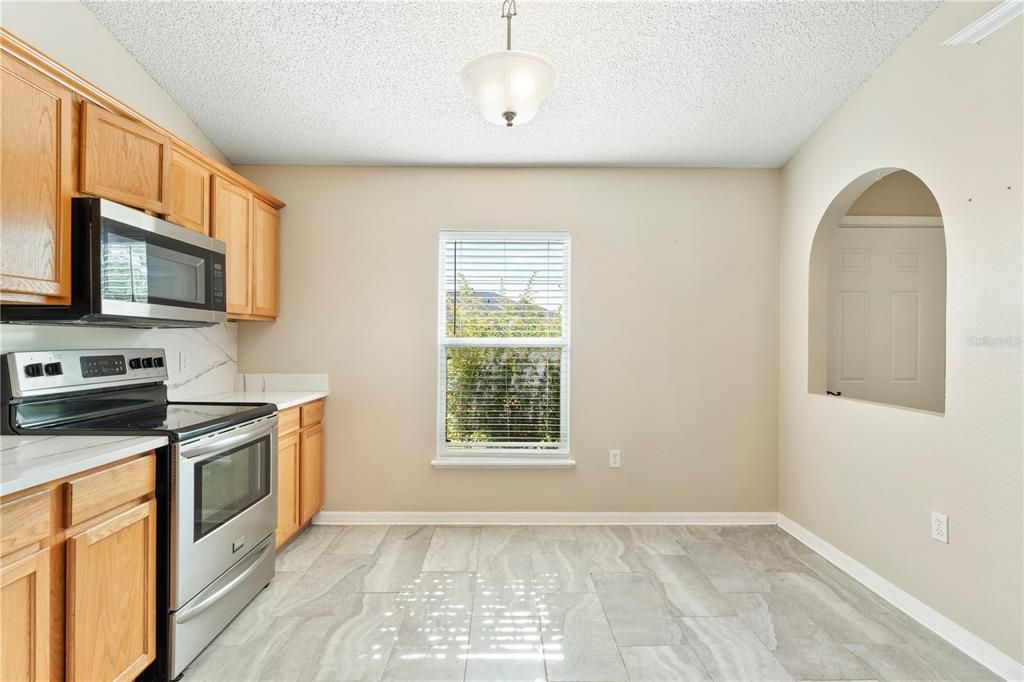 Active With Contract: $299,999 (3 beds, 2 baths, 1367 Square Feet)