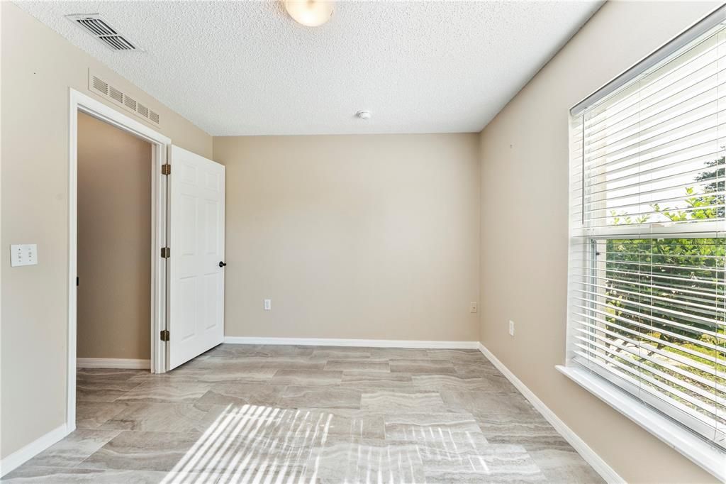 Active With Contract: $299,999 (3 beds, 2 baths, 1367 Square Feet)