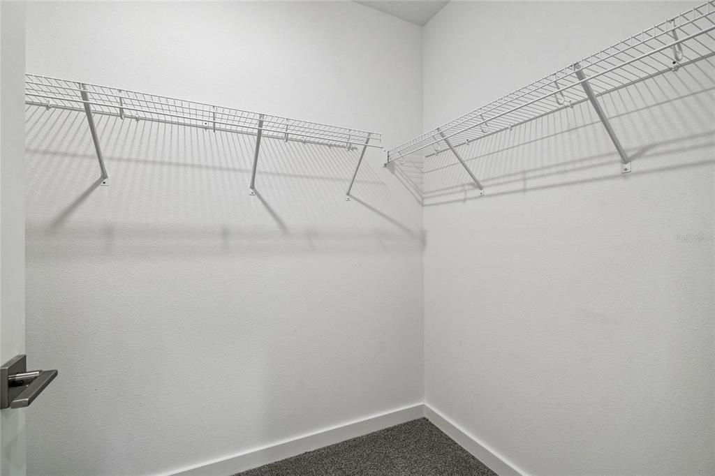 合同活跃: $259,990 (3 贝兹, 2 浴室, 1363 平方英尺)