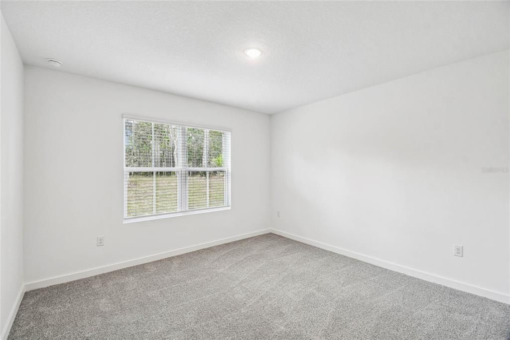 合同活跃: $259,990 (3 贝兹, 2 浴室, 1363 平方英尺)