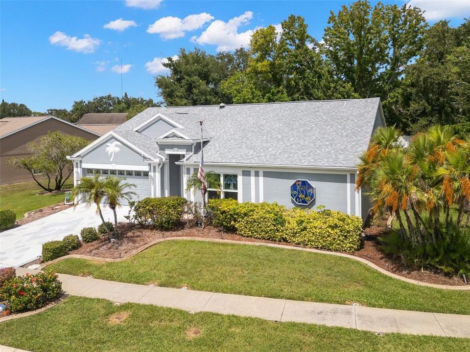 Active With Contract: $447,500 (3 beds, 2 baths, 2471 Square Feet)