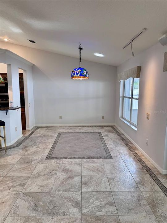 Active With Contract: $447,500 (3 beds, 2 baths, 2471 Square Feet)