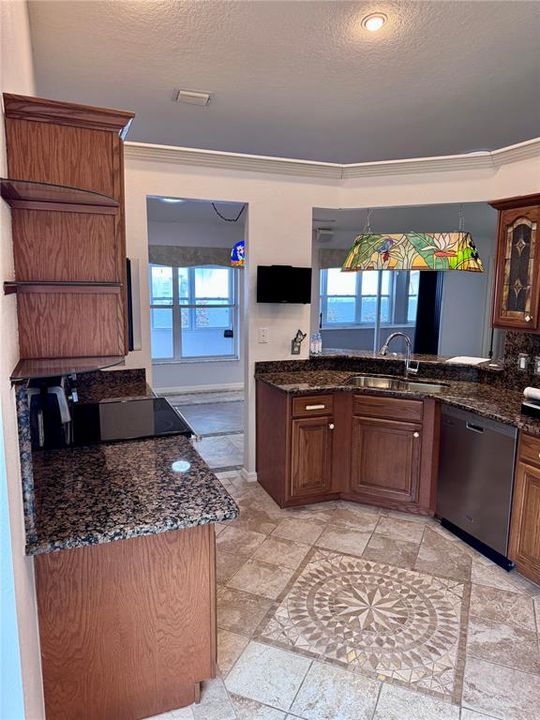 Active With Contract: $447,500 (3 beds, 2 baths, 2471 Square Feet)