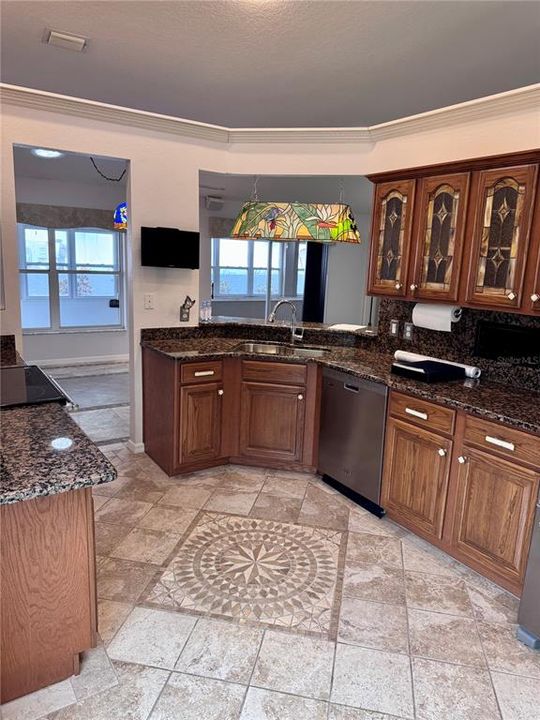 Active With Contract: $447,500 (3 beds, 2 baths, 2471 Square Feet)