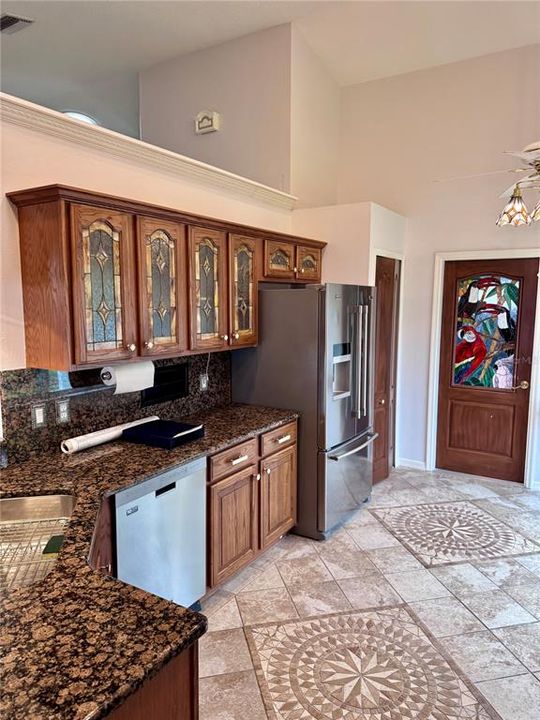 Active With Contract: $447,500 (3 beds, 2 baths, 2471 Square Feet)