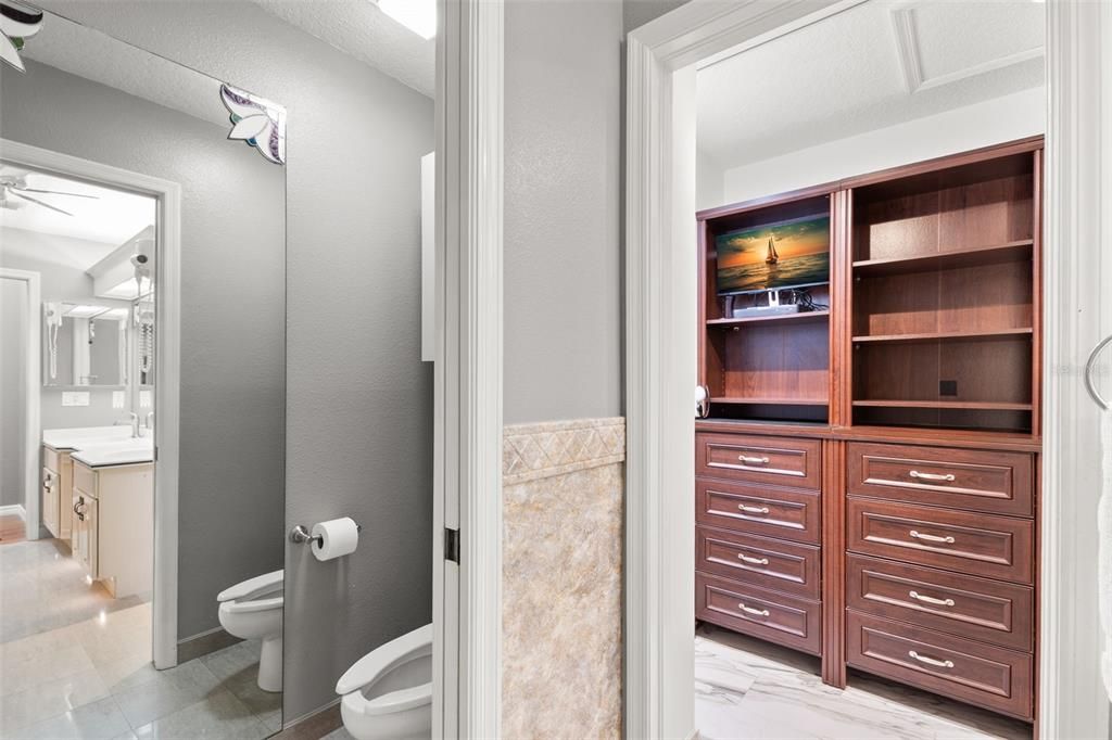 Active With Contract: $447,500 (3 beds, 2 baths, 2471 Square Feet)