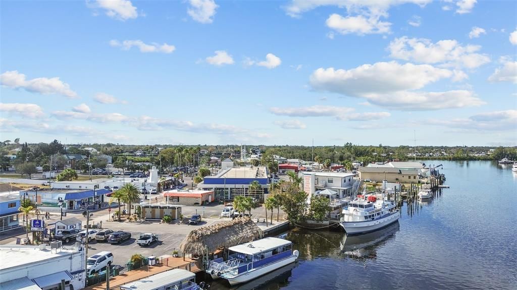 Active With Contract: $447,500 (3 beds, 2 baths, 2471 Square Feet)