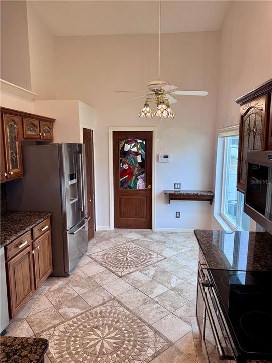 Active With Contract: $447,500 (3 beds, 2 baths, 2471 Square Feet)