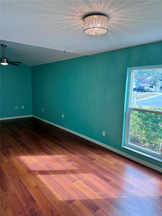 Active With Contract: $447,500 (3 beds, 2 baths, 2471 Square Feet)