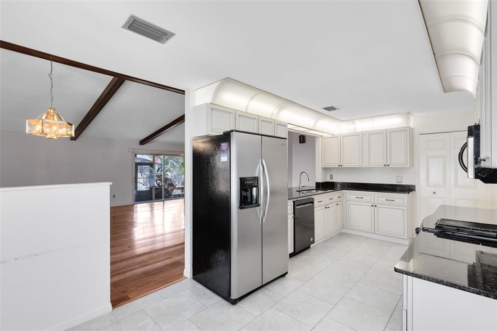 Active With Contract: $299,900 (3 beds, 2 baths, 1671 Square Feet)