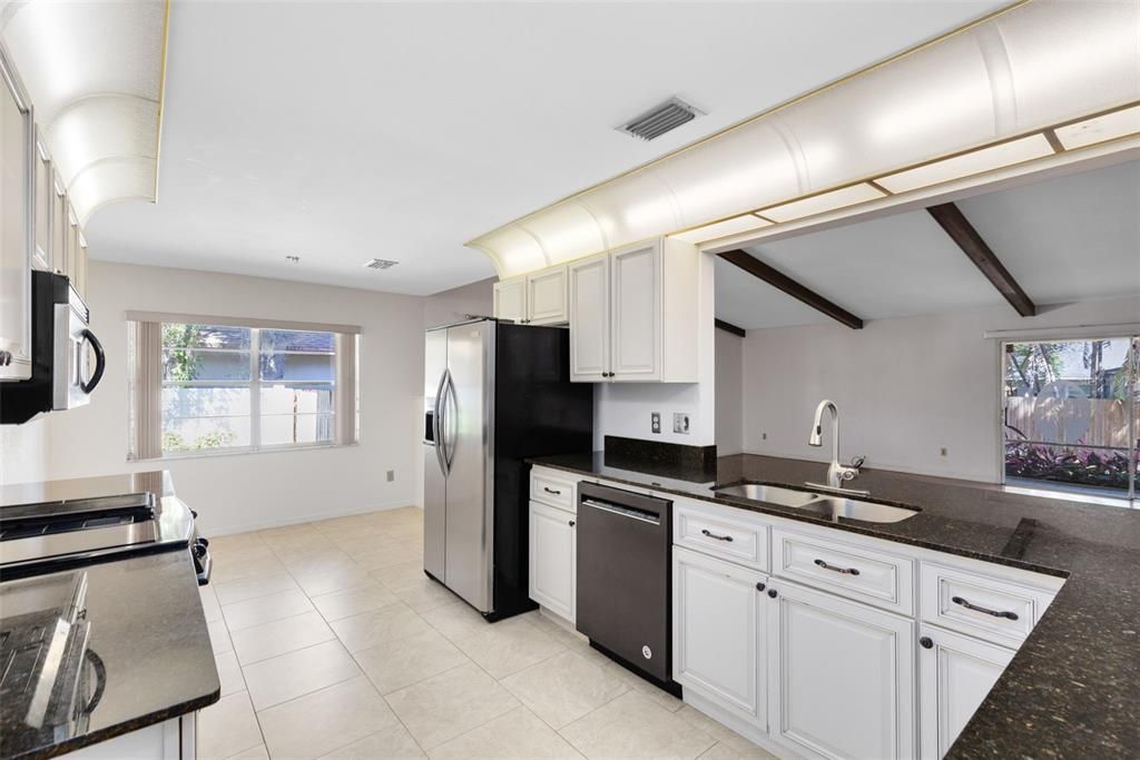 Active With Contract: $299,900 (3 beds, 2 baths, 1671 Square Feet)