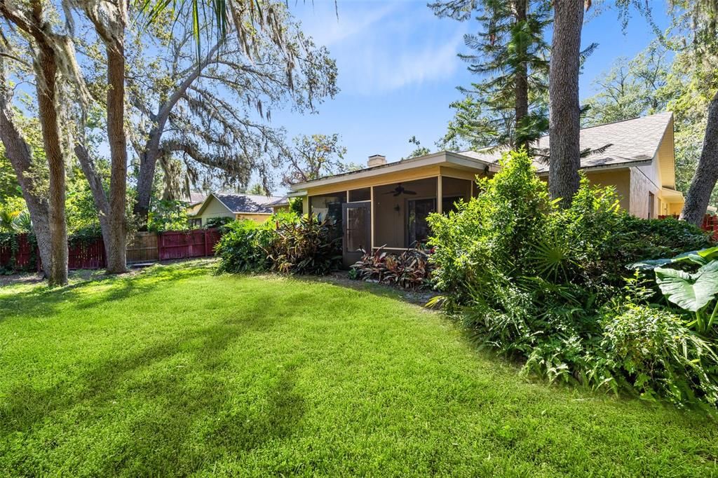 Active With Contract: $299,900 (3 beds, 2 baths, 1671 Square Feet)