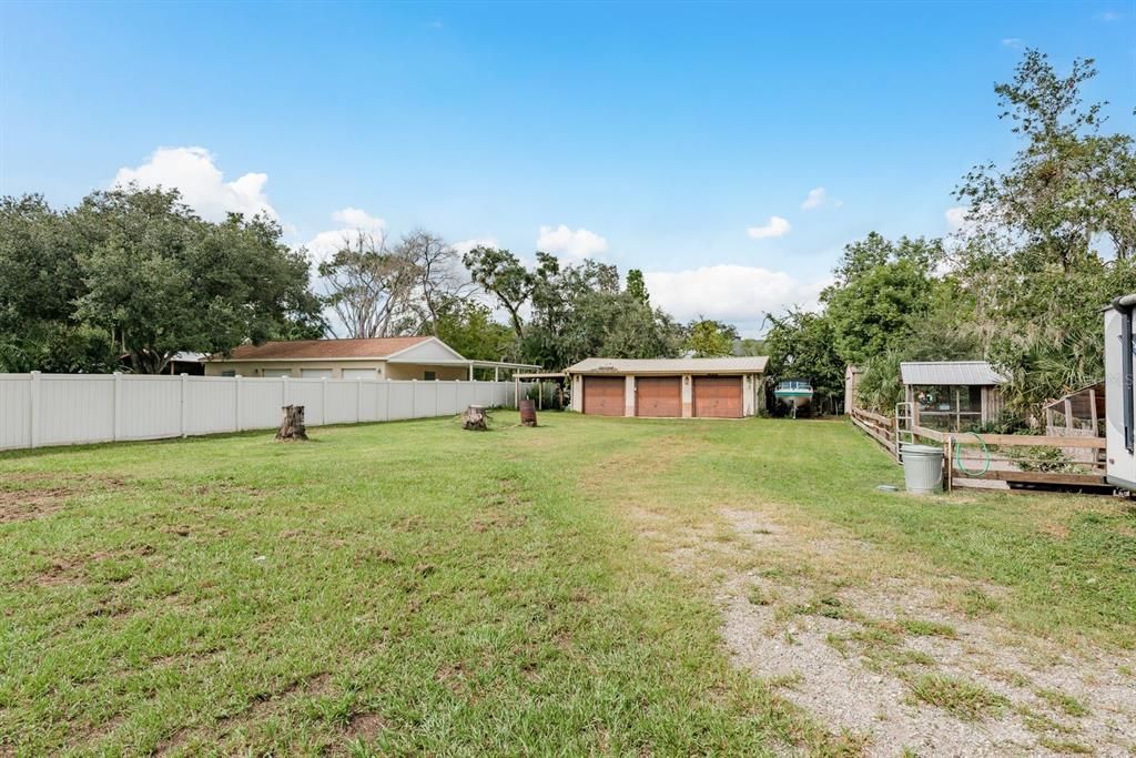 合同活跃: $429,900 (3 贝兹, 2 浴室, 1858 平方英尺)