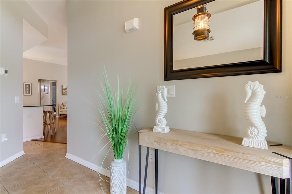 合同活跃: $4,000 (3 贝兹, 2 浴室, 1882 平方英尺)