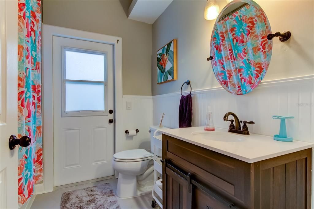 合同活跃: $4,000 (3 贝兹, 2 浴室, 1882 平方英尺)