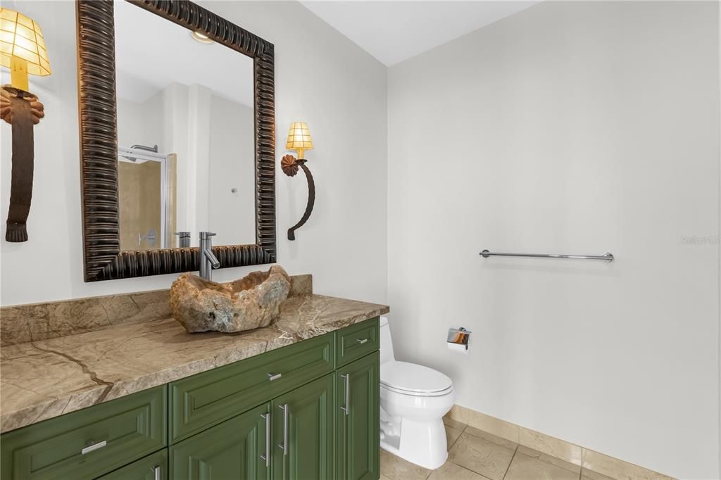 Active With Contract: $5,000 (3 beds, 3 baths, 2011 Square Feet)