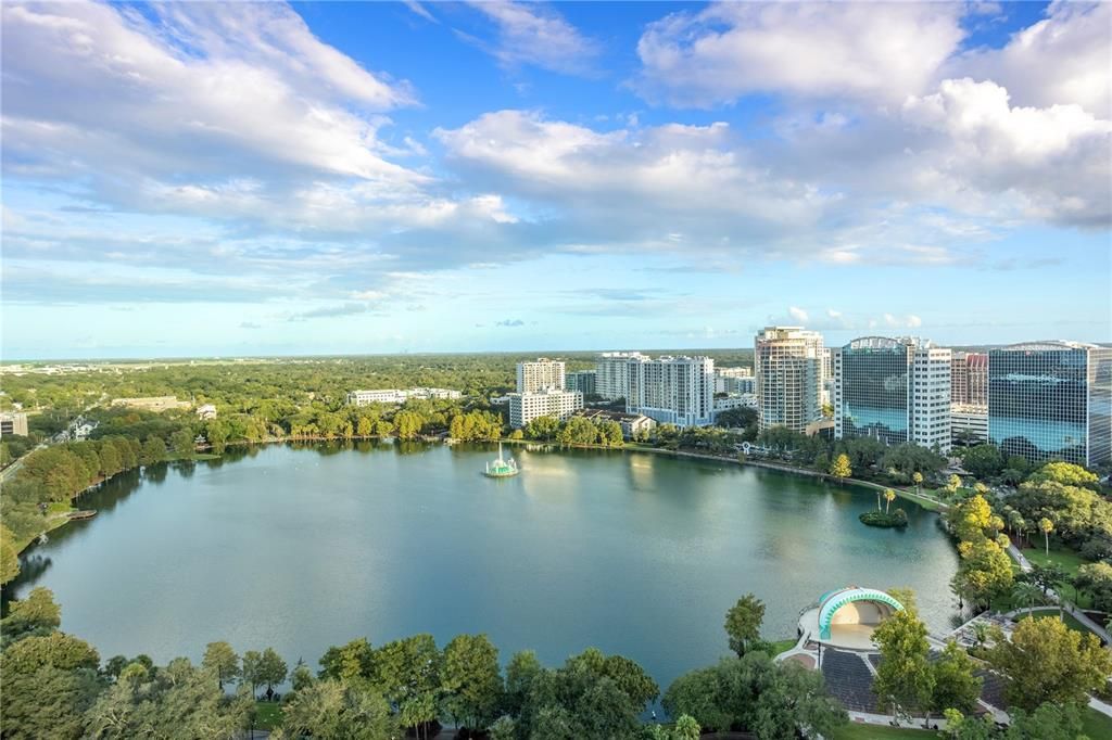 Active With Contract: $5,000 (3 beds, 3 baths, 2011 Square Feet)