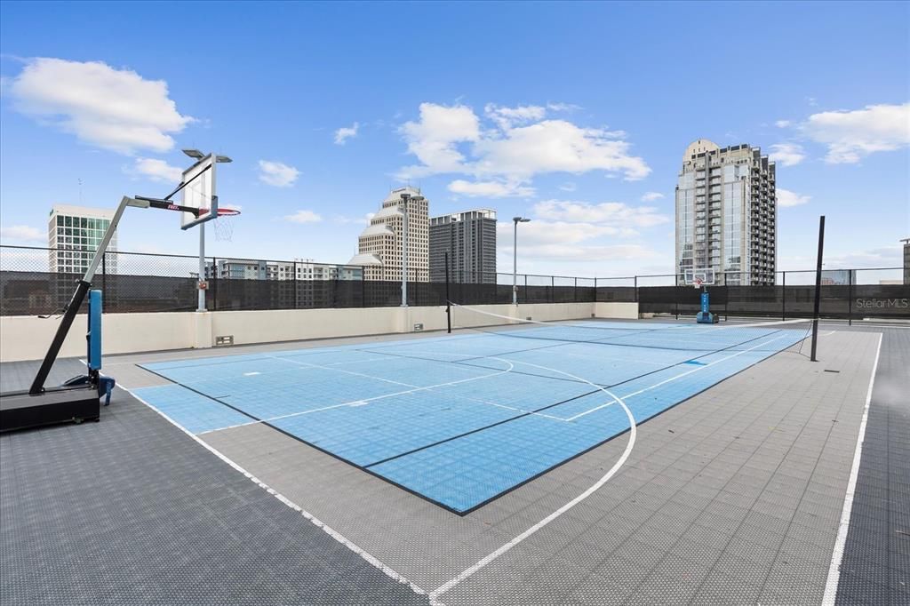 Active With Contract: $5,000 (3 beds, 3 baths, 2011 Square Feet)