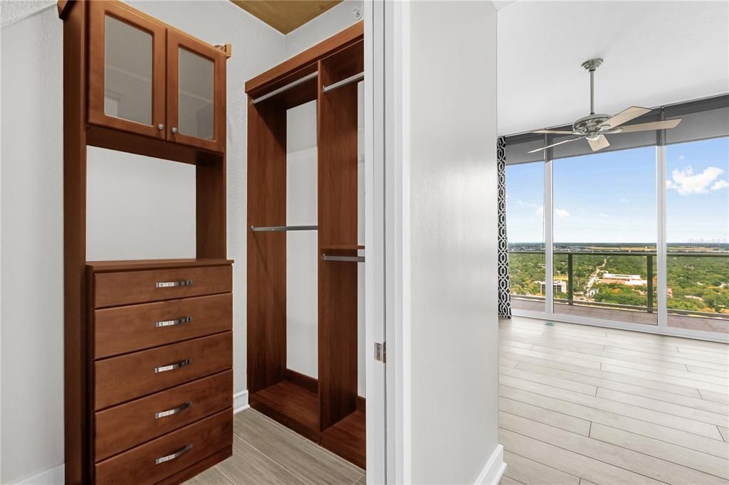 Active With Contract: $5,000 (3 beds, 3 baths, 2011 Square Feet)