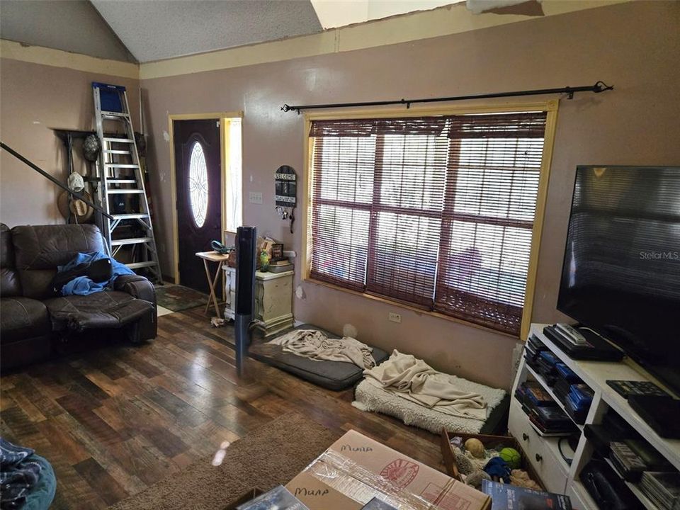 En Venta: $341,000 (3 camas, 2 baños, 1698 Pies cuadrados)