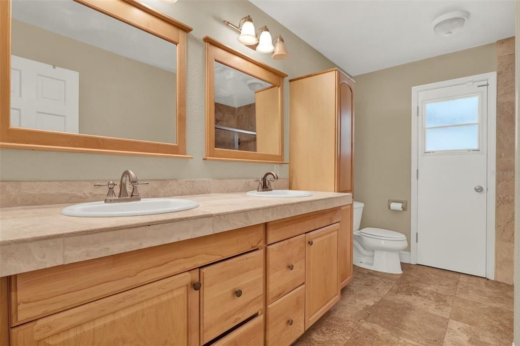 Active With Contract: $650,000 (5 beds, 3 baths, 3309 Square Feet)