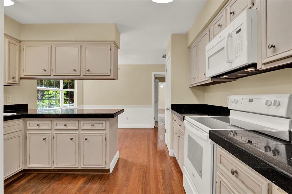 Active With Contract: $650,000 (5 beds, 3 baths, 3309 Square Feet)